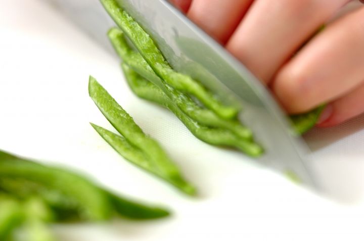 ピーマンの甘辛煮の下準備1