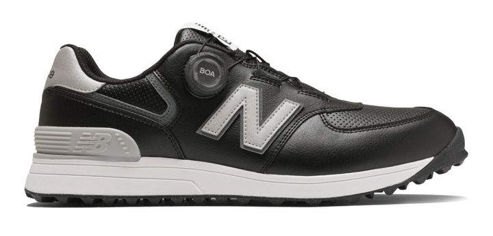 バンカーでもしっかりグリップ！長時間のラウンドにオススメしたいゴルフシューズ