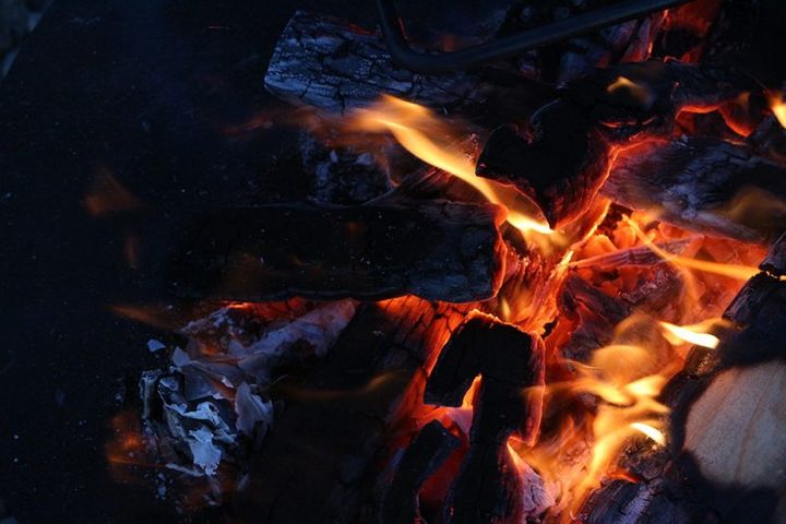 女子ソロキャンプの「夜のトイレ問題」を解決！簡単にできるトイレ対策3選を紹介！