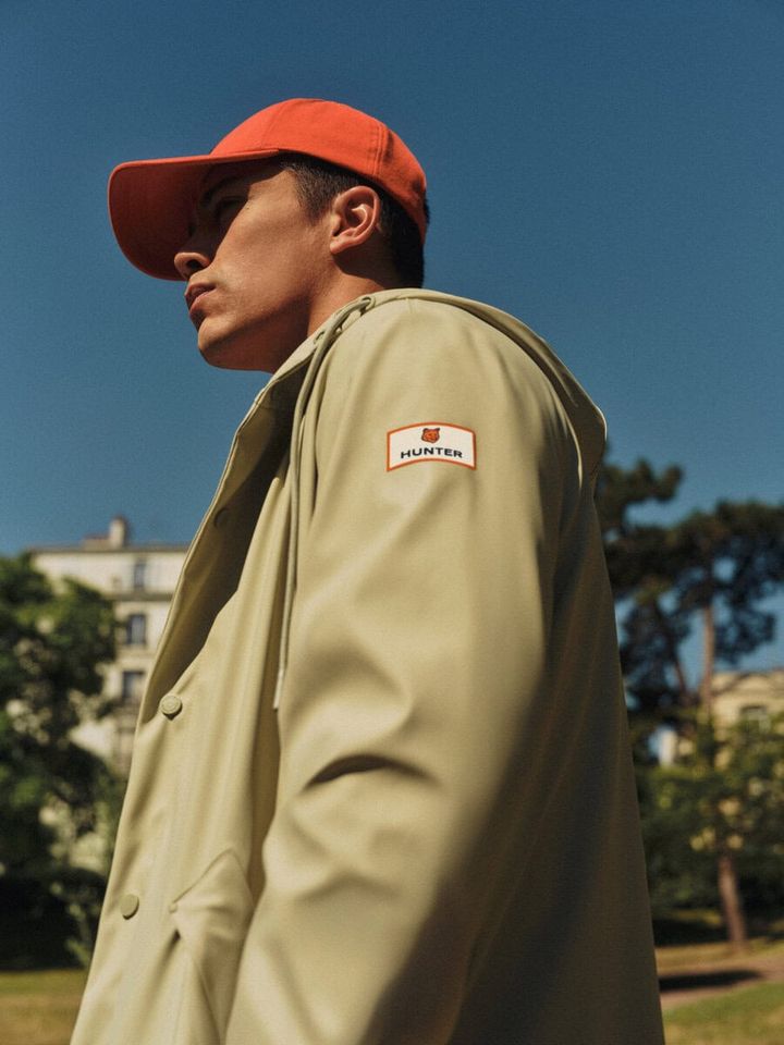 クラシックなフォルムにウィットを効かせ、両ブランドが持つ独自のヘリテージを軽やかに融合させたコレクションをぜひ体感いただきたい。