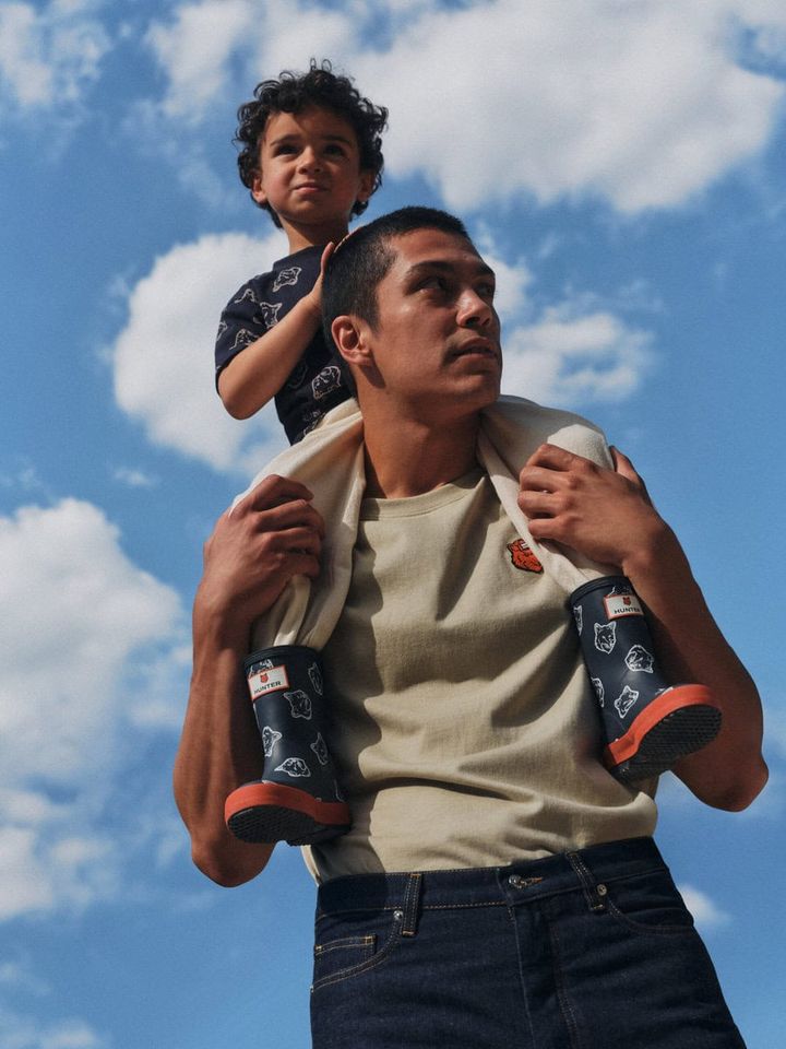 キッズ用には、ネイビーブルーにホワイトのFOX HEAD、そしてベージュにローレルグリーンのFOX HEADを配した、遊び心あふれるブーツが揃ラインナップ。