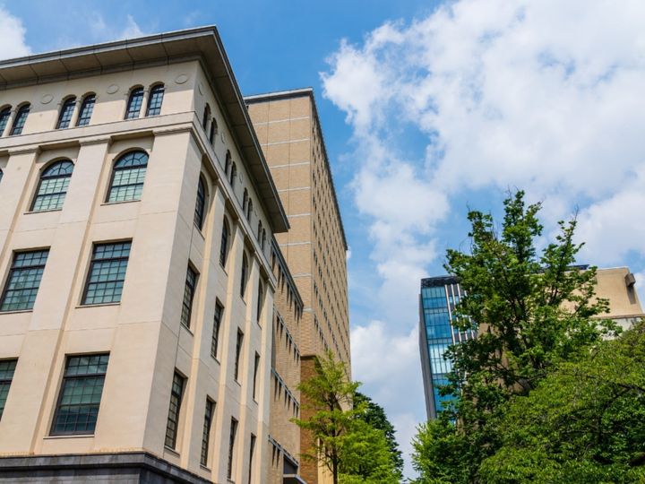 All About ニュース編集部が全国300人を対象に実施した「早慶上理に関するアンケート」の調査結果から、「早慶上理の中で最も優秀な学生が多いと思う大学」ランキングを発表！ 2位「早稲田大学」を抑えた1位は？