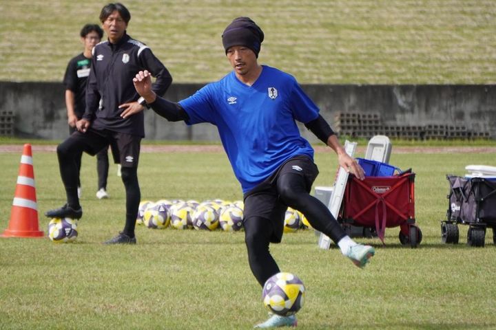 今夏加入のいわてグルージャ盛岡MF冨久田和真、キャッチコピーを胸にピッチを炊き上げる