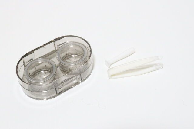 ダイソー コンタクトケースセット（クリア） セット内容