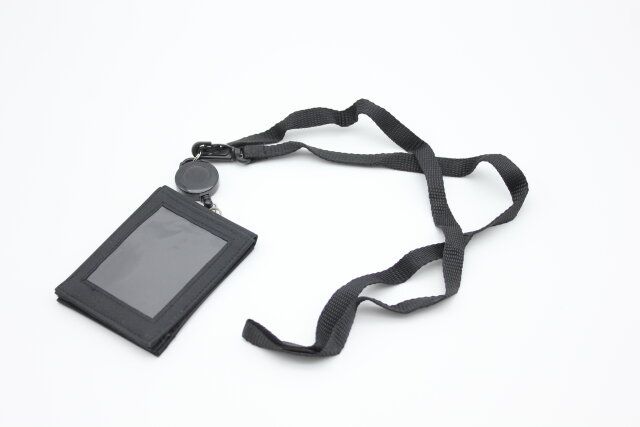 ダイソーのリール付カードケース 内側両面ポケット