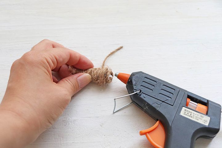 グルーでとめる