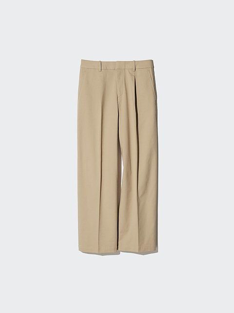 ユニクロのタックワイドパンツ