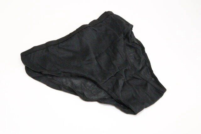 ダイソーの使い捨てできるトラベルパンツ