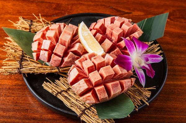 【東京都武蔵野市】「牛タン番長 吉祥寺店」、肉と海鮮を味わえる「サーモンいくら食べ放題フェア」開催