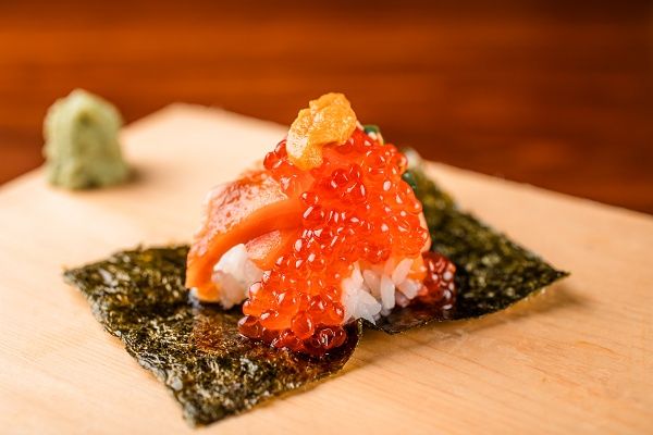 【東京都武蔵野市】「牛タン番長 吉祥寺店」、肉と海鮮を味わえる「サーモンいくら食べ放題フェア」開催