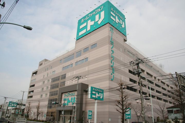 ネットフリックスで配信されているドラマ「地面師たち」のほか、大河ドラマ「鎌倉殿の13人」、テレビCM「サイボウズ Office（オフィス）」に出演している俳優の清水伸さん（53）が15日までにXを更新し、ニトリの寝具やラグなどの暖かさに優れたシリーズ「N（エヌ）ウォーム」のCMのWEB先行配信へのユーチューブのリンクと清水さんが出ている場面の画像を投稿しました。