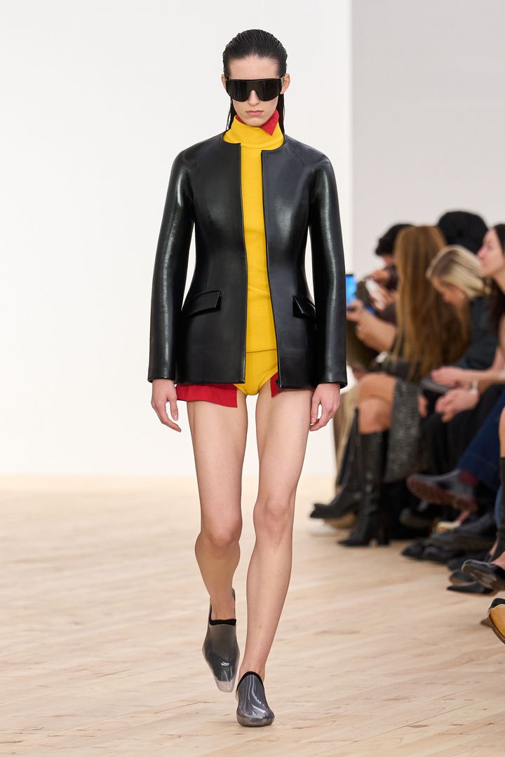 ロエベ 2026年春夏コレクションより。