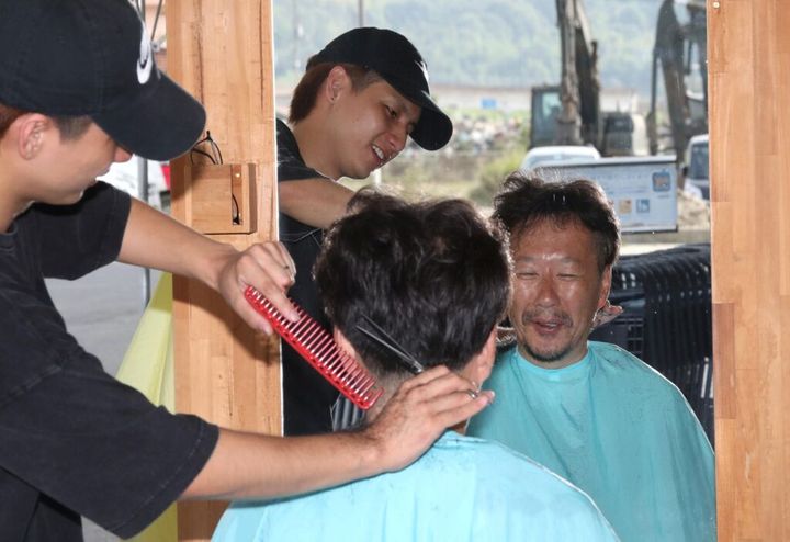 日本では当たり前の「理髪店」に関するショート動画が、1億3400万回超の再生回数を記録するほど世界中でバズっているようです。