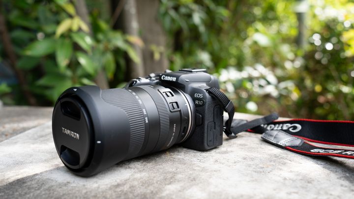 レンズ1本で旅をもっと自由に。旅行好きに「これ1本で十分」と思わせる