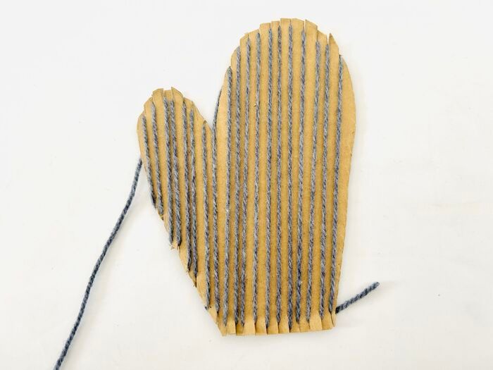 『段ボール編み機』でふわふわミトンが作れちゃった！地厚で鍋つかみにもおすすめです♪