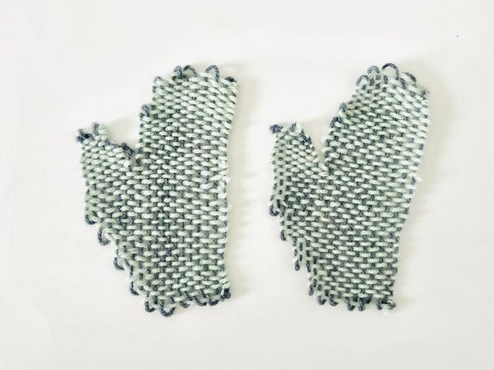 『段ボール編み機』でふわふわミトンが作れちゃった！地厚で鍋つかみにもおすすめです♪