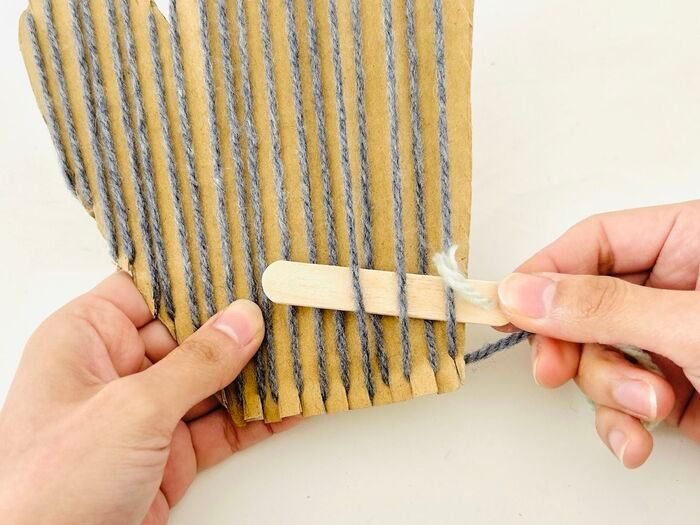 『段ボール編み機』でふわふわミトンが作れちゃった！地厚で鍋つかみにもおすすめです♪