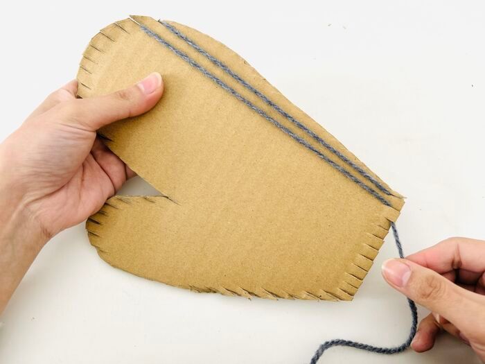 『段ボール編み機』でふわふわミトンが作れちゃった！地厚で鍋つかみにもおすすめです♪