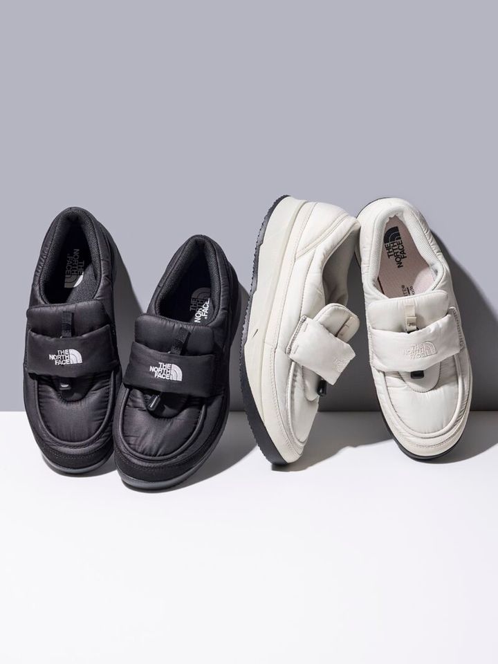 シューズ各￥20,900（ともにザ・ノース・フェイス／ゴールドウイン カスタマーサービスセンター）