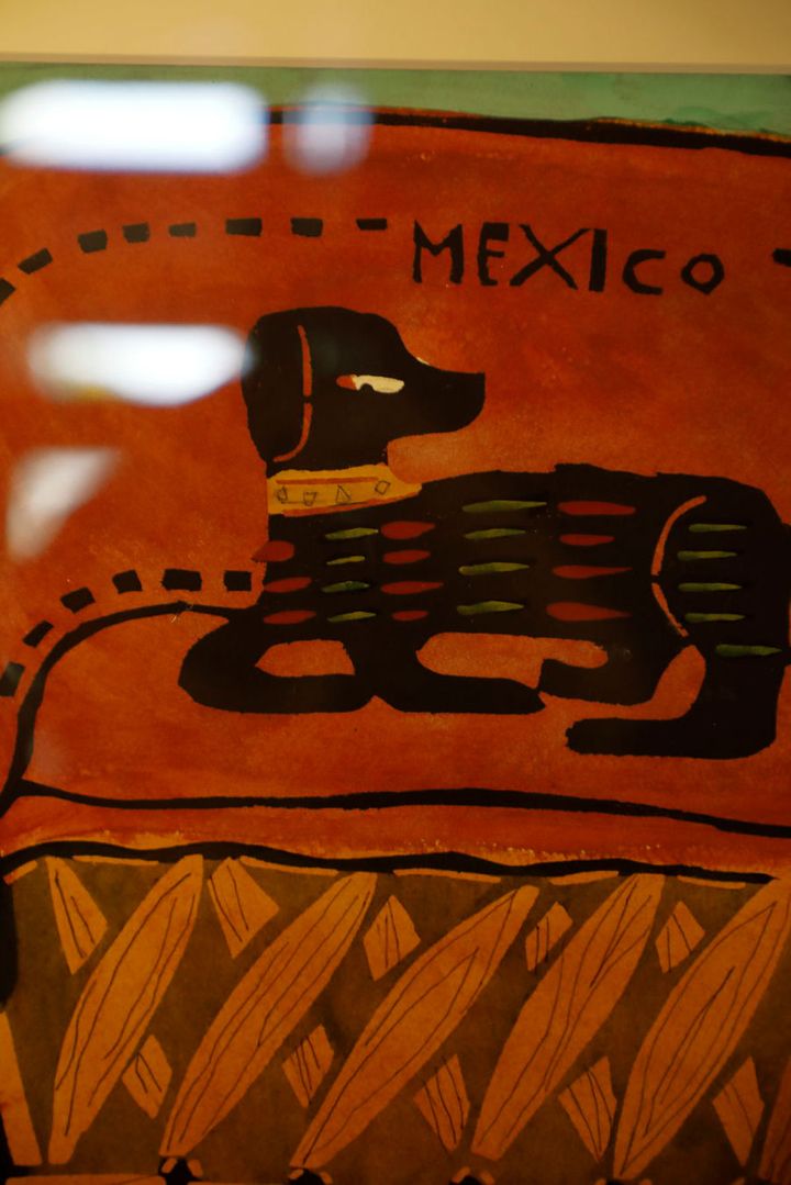 柚木沙弥郎「メキシコの椅子と犬」