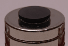 【沖縄科学技術大学院大学】外部電源を必要としない浮遊する回転円盤を開発