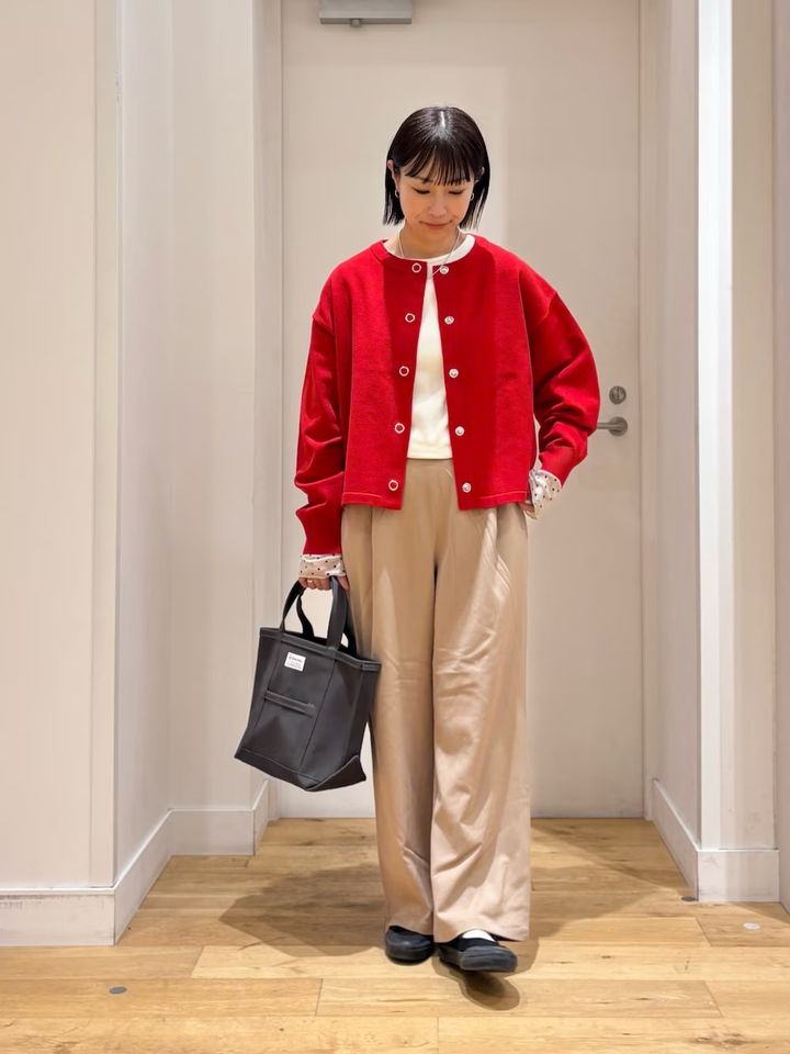 カーディガンならアレンジしやすく、着まわせます 出典：WEAR