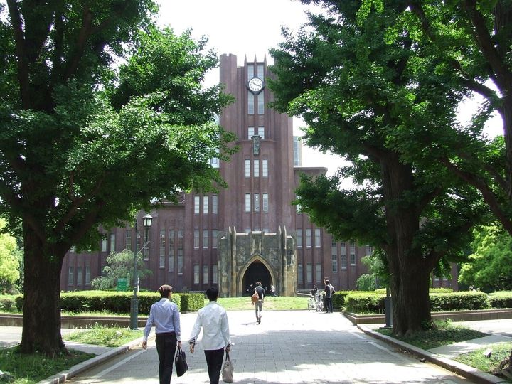 リクルート進学総研は、全国の高校に通う高校3年生20万人を対象に、大学選びの動向に関する調査を行い、「進学ブランド力調査2025」として発表しました。東北エリアの高校生が「知っている大学」ランキング1位は？ ※画像：PIXTA