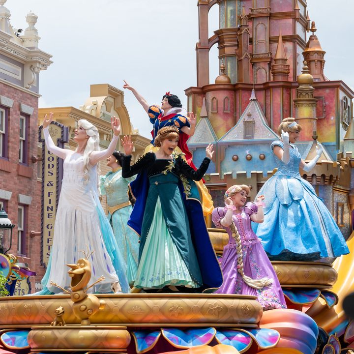 「アナ」「エルサ」「ラプンツェル」たちが乗ったディズニープリンセス・フロート