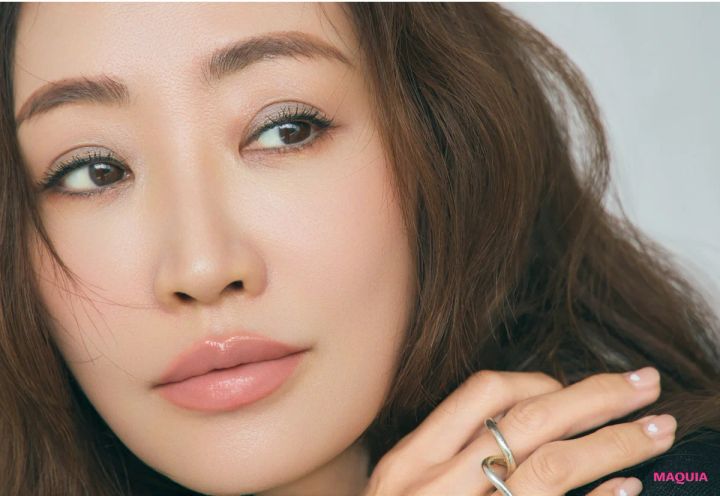 神崎恵 マキア連載 シンプルスタイル メイクアップ