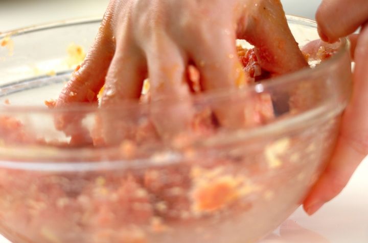 アボカドのせハンバーグの作り方1