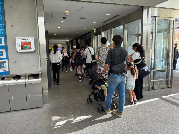 ベビーカーを押す若い夫婦が目立つ（写真提供オフィスヨコタ）