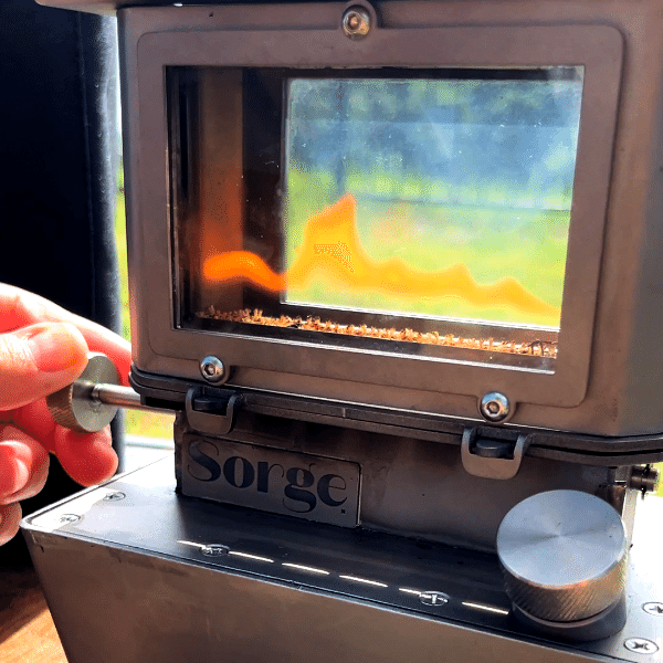 フランス軍飯盒一台で三役！無骨派キャンパーが作るカツカレーがおいしすぎる！