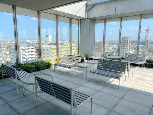 天井があるスペースからも絶景を望むことができる 画像提供：草加市役所資産活用課