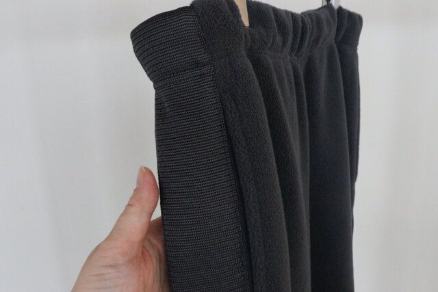 ユニクロ2×ニードルズコラボコレクションのフリースワイドパンツ