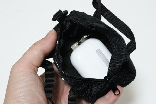 ダイソー キーリング付ミニボストンバッグ 容量 サイズ感 Bluetoothイヤホン