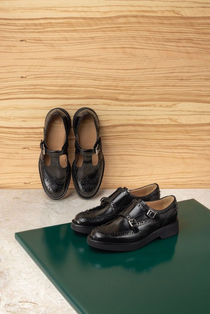 〈左〉ODETTE MET ￥176,000（伊勢丹先行アイテム） 〈右〉LANA L MET ￥198,000（伊勢丹先行アイテム）