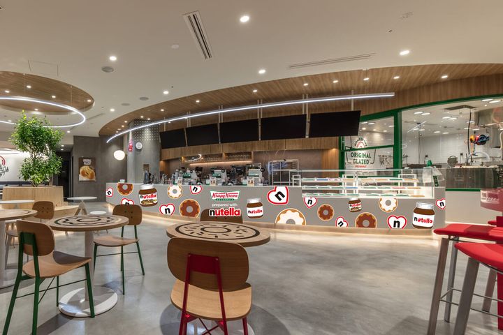 クリスピー・クリーム・ドーナツ 東京国際フォーラム店 特別装飾03