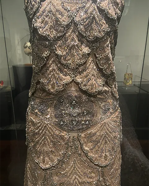 東京・三菱一号館美術館の「アール・デコとモード展」の「リュシアン・ルロン」のイヴニング・ドレス