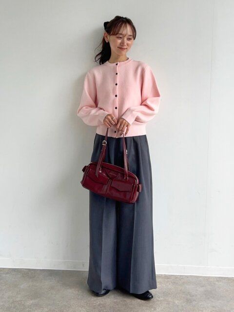 ピンクカーディガンコーデ