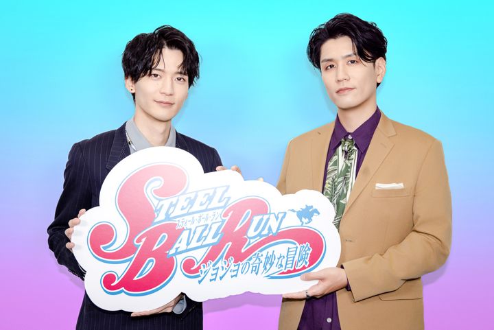 アニメ『スティール・ボール・ラン ジョジョの奇妙な冒険』インタビューより（左から）坂田将吾、阿座上洋平 クランクイン！ 写真：吉野庫之介 width=