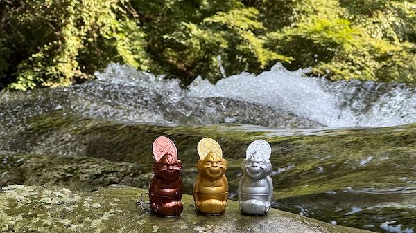 “ナニワ”のシンボル、幸福の神様「ビリケンさん」がルアーとなって登場