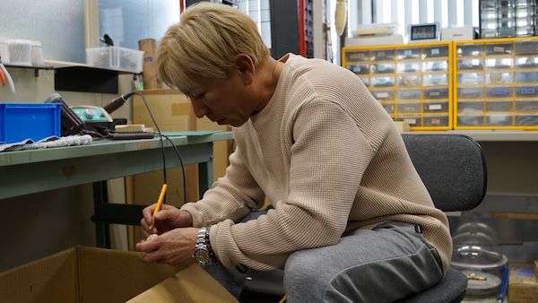 “ナニワ”のシンボル、幸福の神様「ビリケンさん」がルアーとなって登場