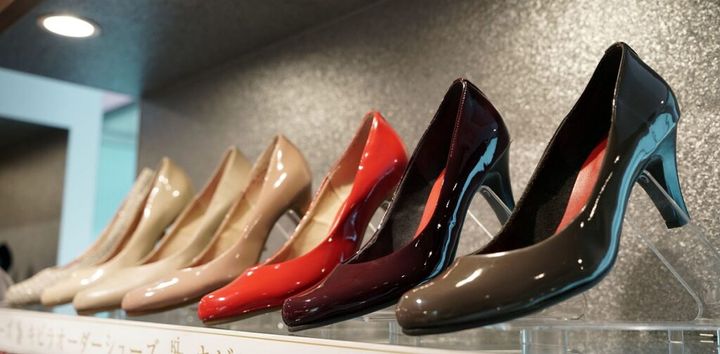 16日、「ヒール」というワードが突如Xでトレンド入りしました。