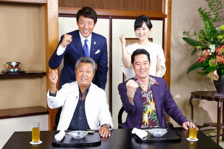 フジテレビは16日、長寿番組「くいしん坊!万才」が11月22日放送の特別番組（関東ローカル）をもって終了することを発表しました。