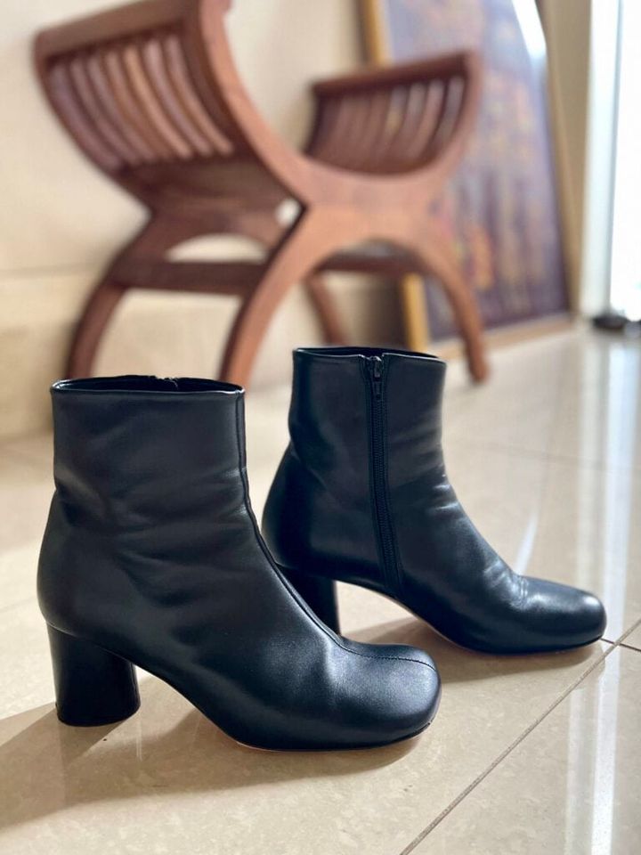 ペリーコサニーのショートブーツ