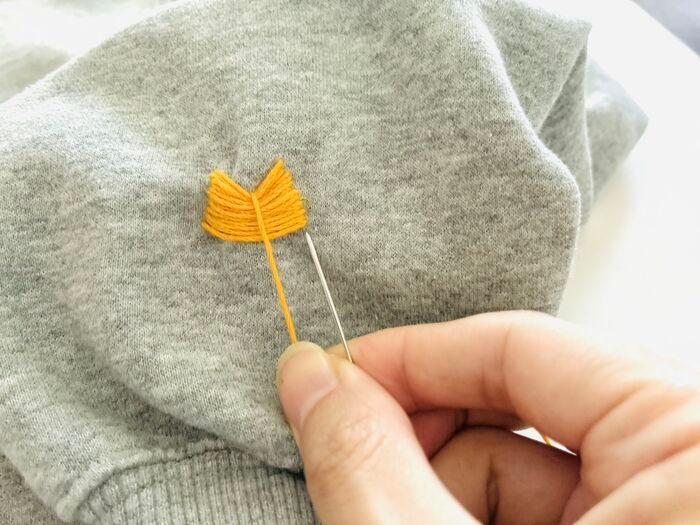 〈GU×ダイソー〉パーカーに“ちょこっと刺繍”するだけで激かわアップデート♡オリジナルアイテムが超簡単に作れた！