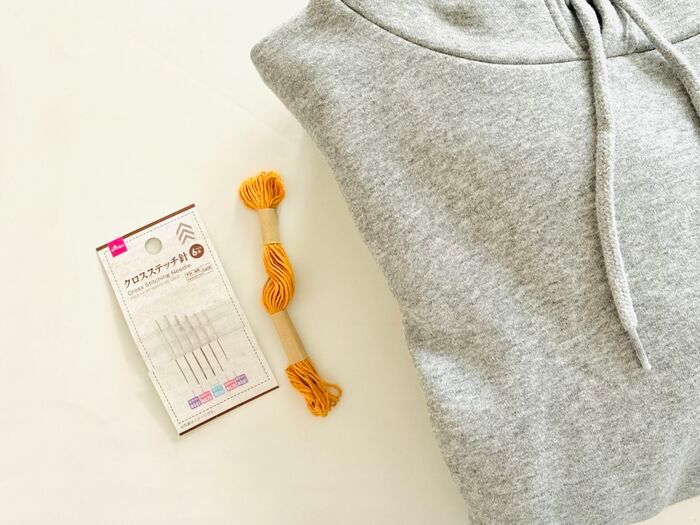 〈GU×ダイソー〉パーカーに“ちょこっと刺繍”するだけで激かわアップデート♡オリジナルアイテムが超簡単に作れた！