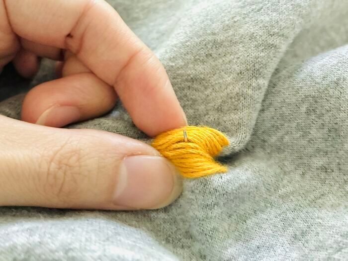 〈GU×ダイソー〉パーカーに“ちょこっと刺繍”するだけで激かわアップデート♡オリジナルアイテムが超簡単に作れた！