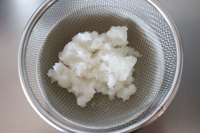 大根まるごと1本買ってきたらすぐやること。味しみ倍増＆ホクホク煮物が簡単に♪