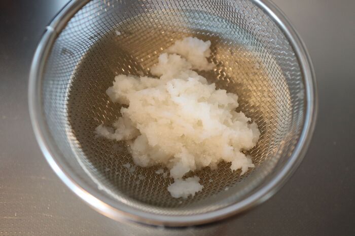 大根まるごと1本買ってきたらすぐやること。味しみ倍増＆ホクホク煮物が簡単に♪